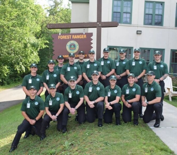 DEC Graduates New Forest Rangers