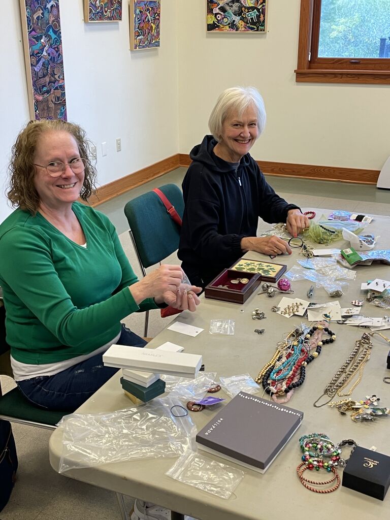 Friends of the Gardiner Library Jewelry Sal