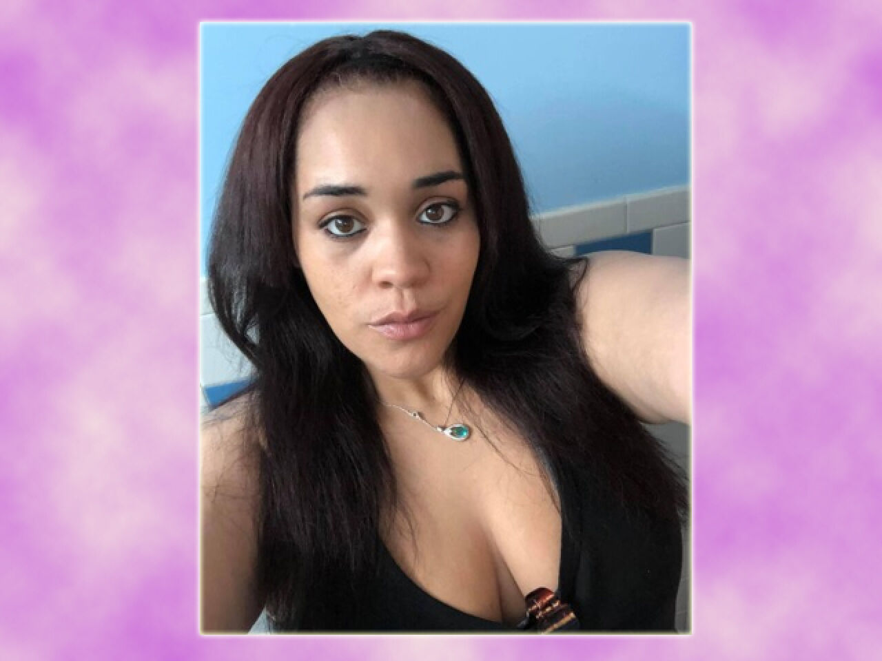 Alexis Logan, 33